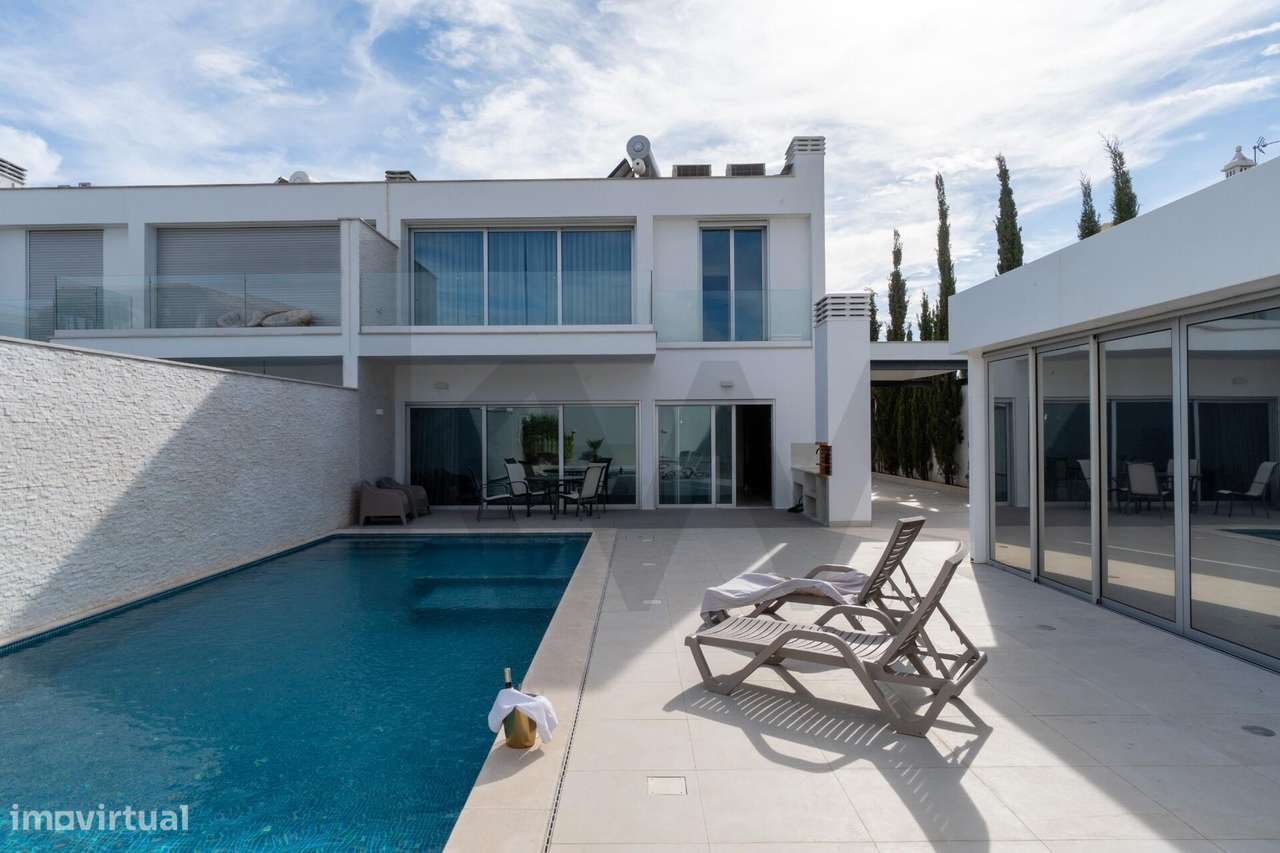 Refúgio de Luxo com Design Exclusivo - Grande imagem: 1/53