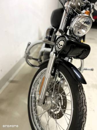 Harley-Davidson Sportster Custom 883C - 10