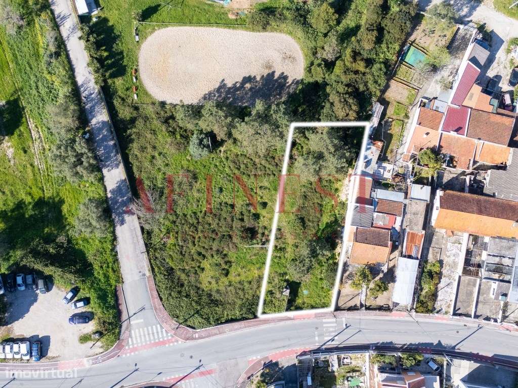 Terreno Urbano com Projeto para Moradia Unifamiliar - Almada - Grande imagem: 4/14