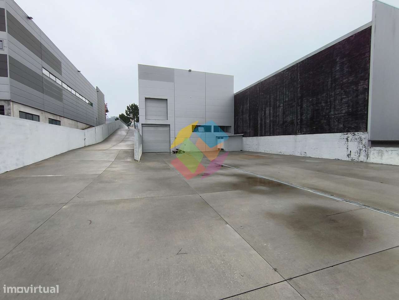 Pavilhão Empresarial Pronto a Utilizar – Fiães!-2