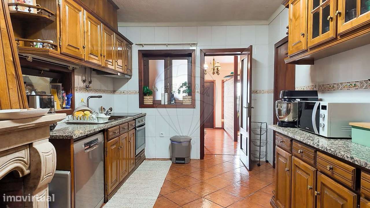 Moradia T4 para venda-9
