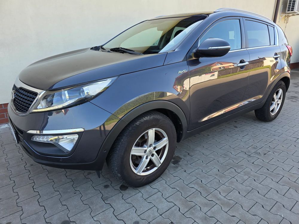 Kia Sportage III 2.0 CRDI 4WD Automatik Dream-Team Edition 2015