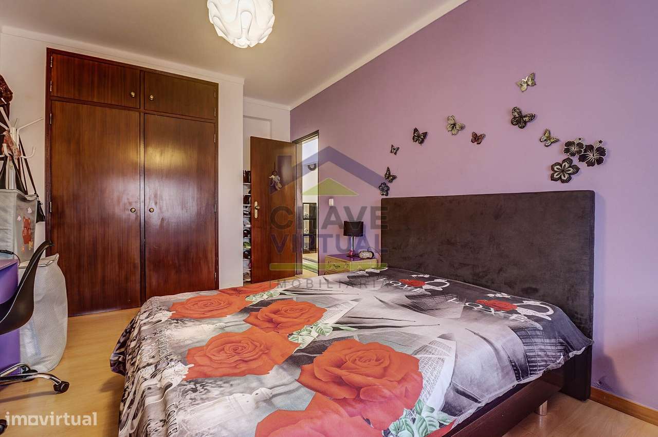 Apartamento T3 com Sótão Amplo - Centro Bombarral-41