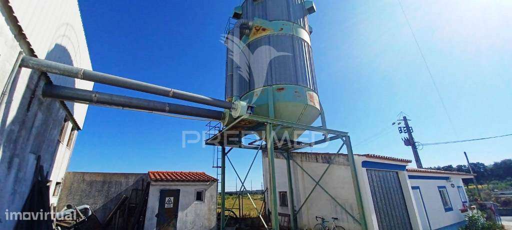 Armazém Industrial e Lote de Terreno Urbano - Grande imagem: 5/25