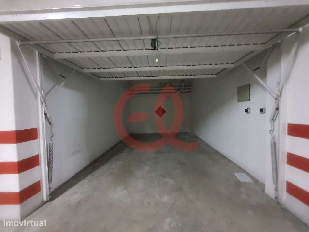 Garagem Fechada - Centro da Cidade - Grande imagem: 3/13