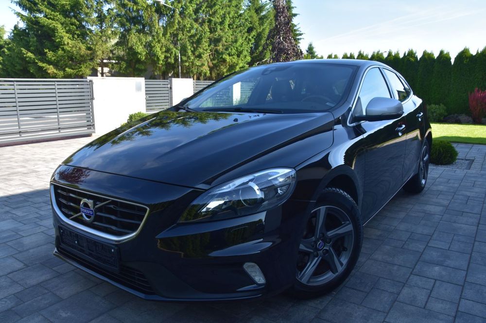 Volvo V40 II D2 Drive-E R-Design Momentum 2016