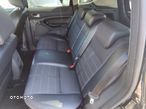 Ford Kuga 2.0 TDCi 2x4 Titanium - 17