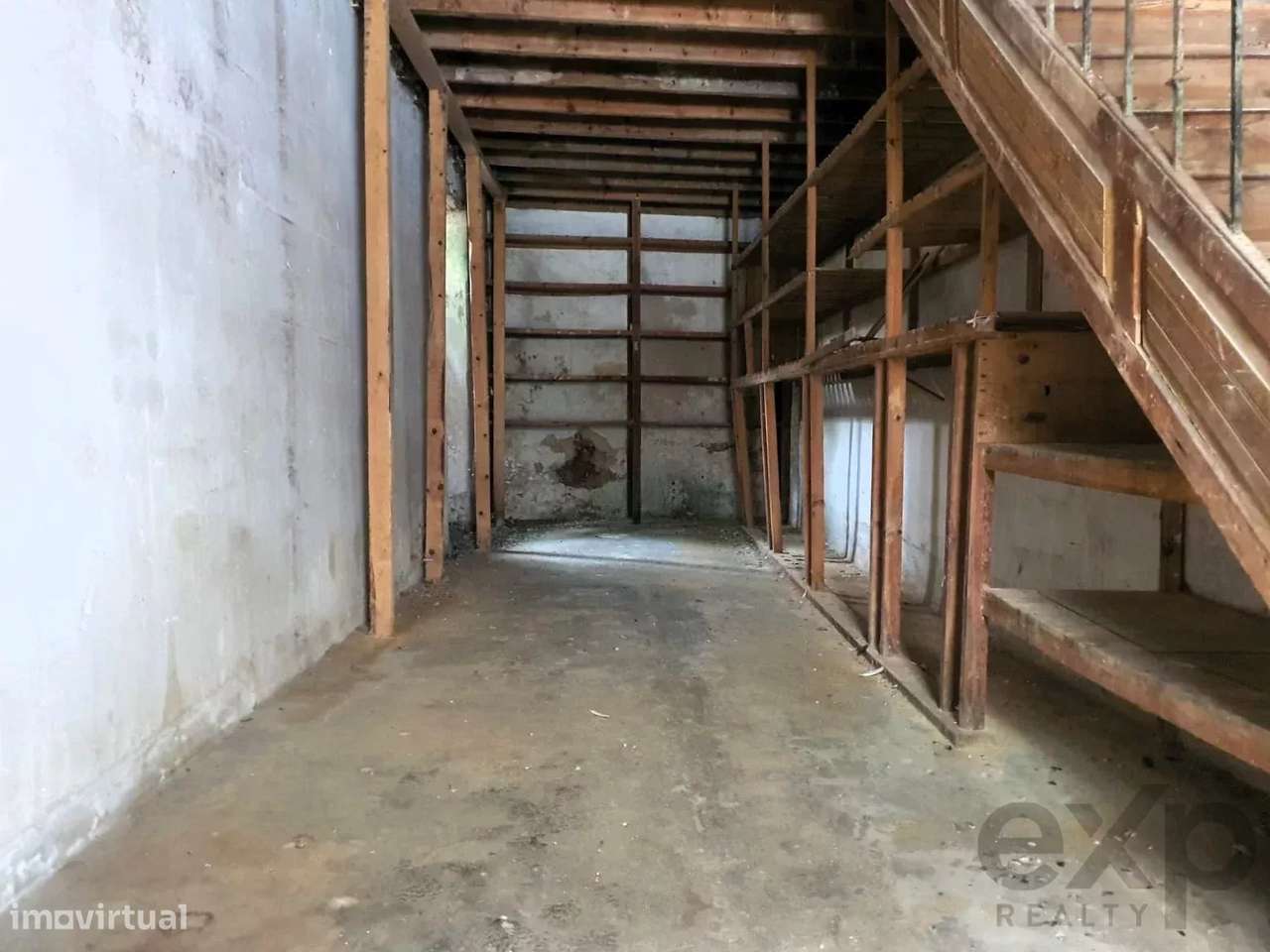 Casa ampla de dois andares para armazém e escritório - Grande imagem: 2/15