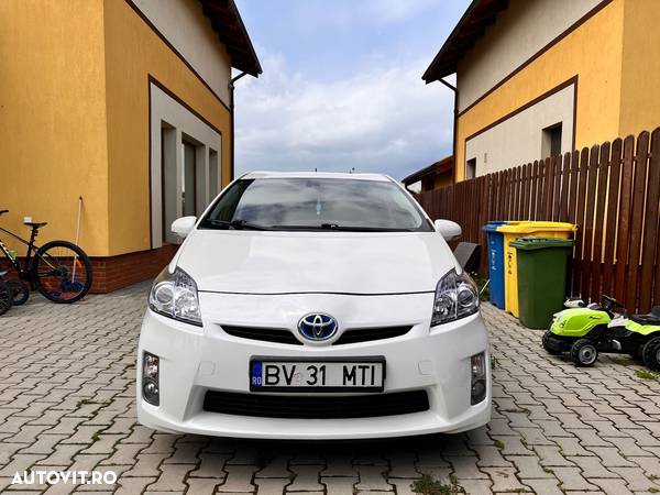 Toyota Prius (Hybrid) - 1