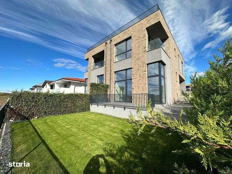 Casa de vanzare in Borhanci - Imagine principală: 4/8