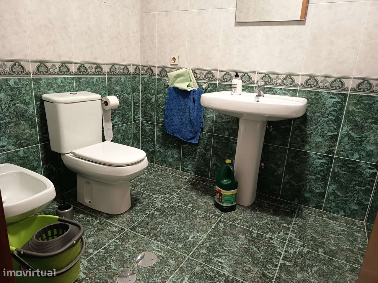 Apartamento T3 com varanda, garagem e jardim-8