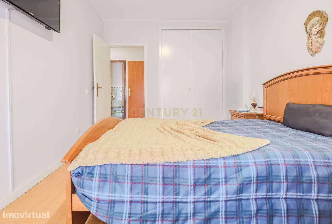 Apartamento T2 com Varanda, Garagem e Piscina | Valongo - Grande imagem: 4/37