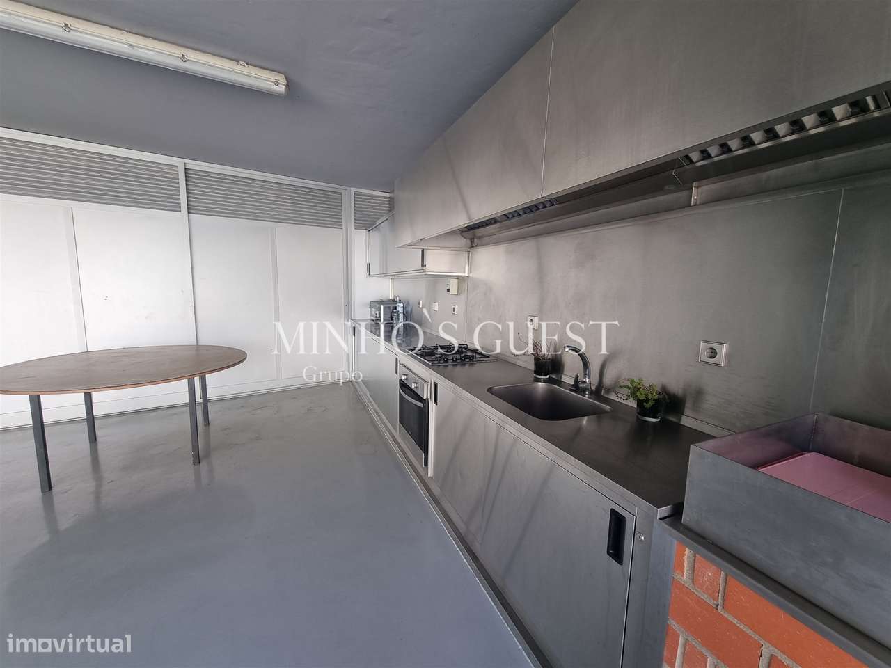 Moradia V4 de Luxo (650m2) Implantada em Terreno de 12500m2 - Souto, G-36