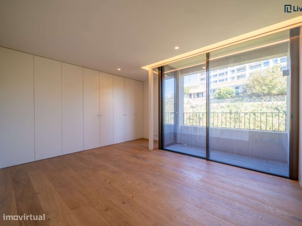 Espetacular T3 com 500m2 e vistas-14