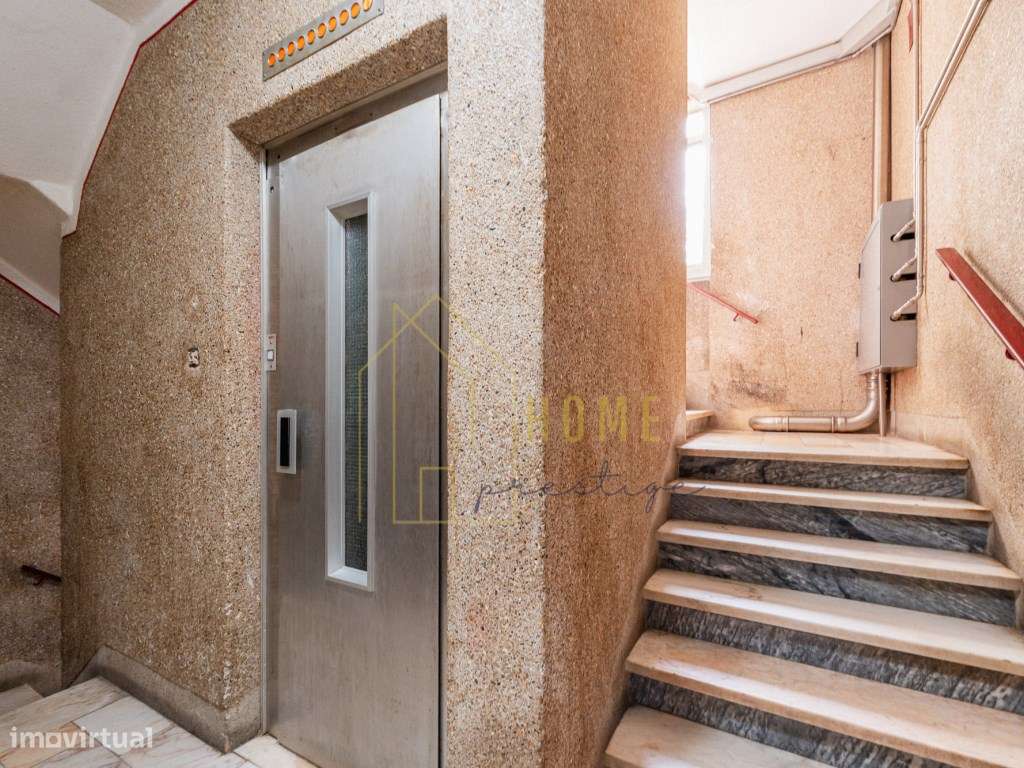 T3 convertido em T4 com Elevador | Junto ao Metro da Reboleira-21