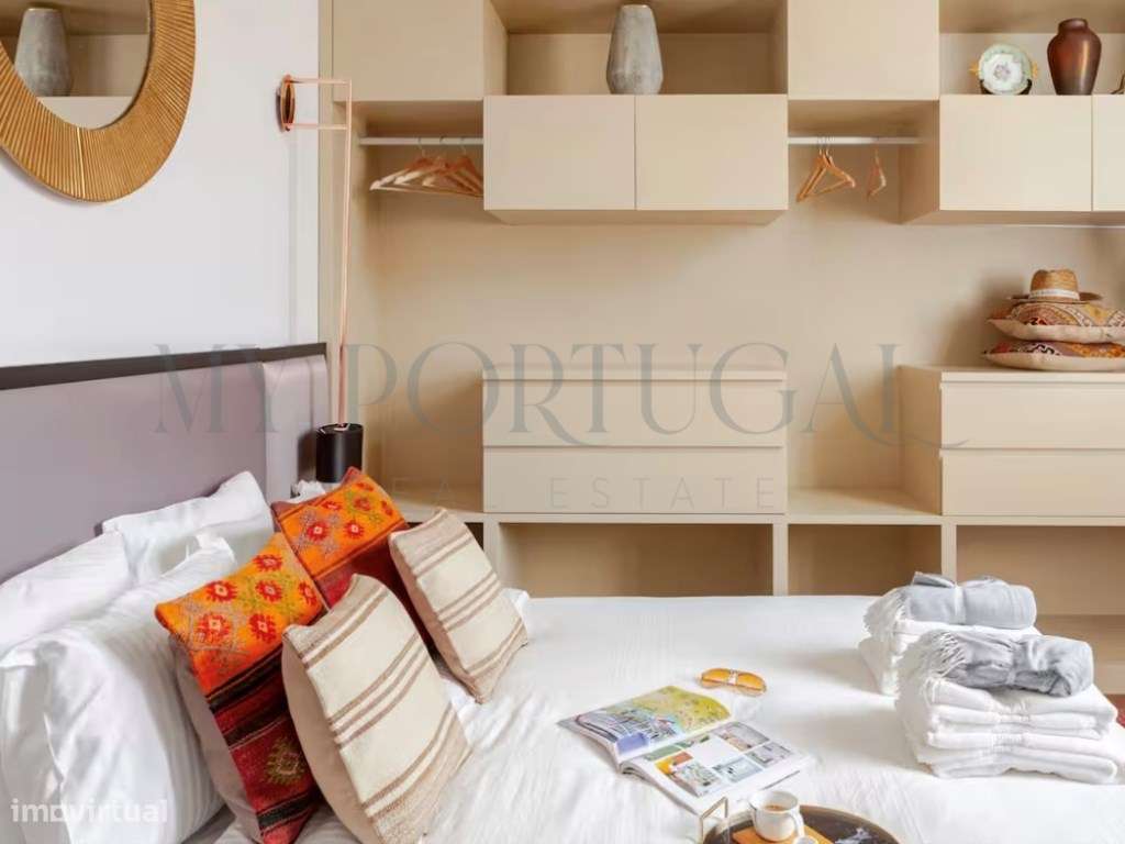 Refúgio de Design e Luz na Praça Dom Luís I - Onde o Rio encontra a...-13