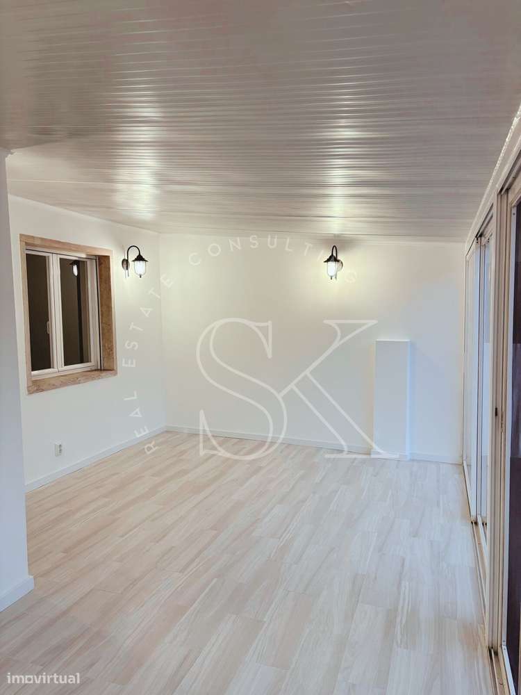 T1+1 Renovado na R. Conde Almoster - Grande imagem: 2/36