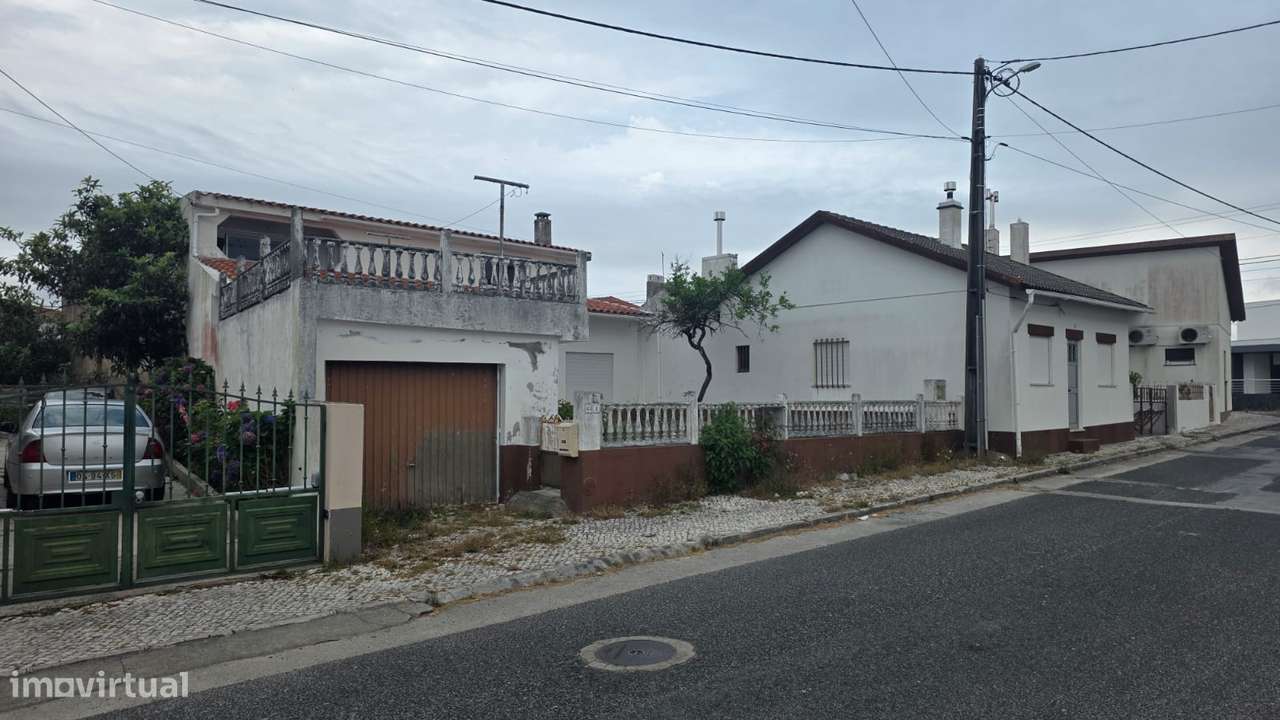 Moradia térrea T4, habitável, sem licença - M. Grande-3