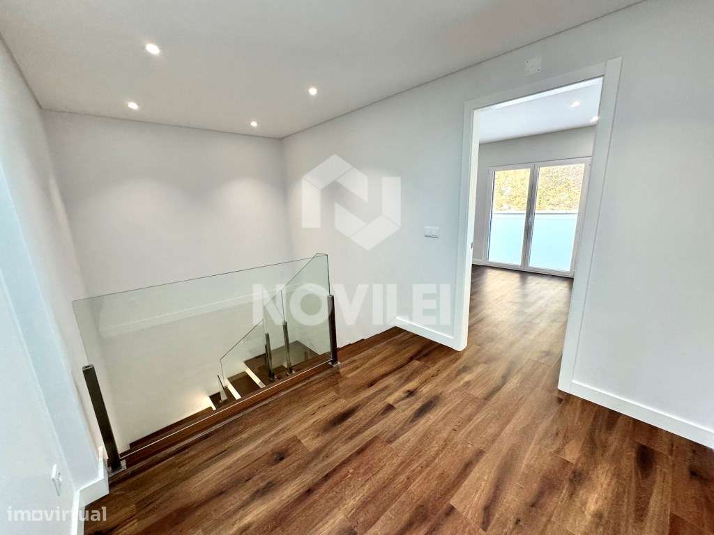 Moradia T3 em condomínio Fechado no centro de Leiria.-11