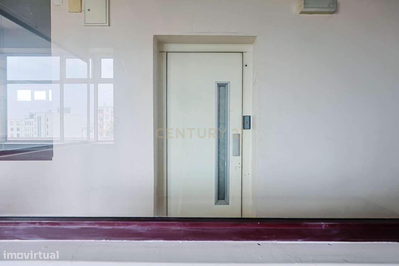 11 Lojas à Venda em bloco | 326 m²-14