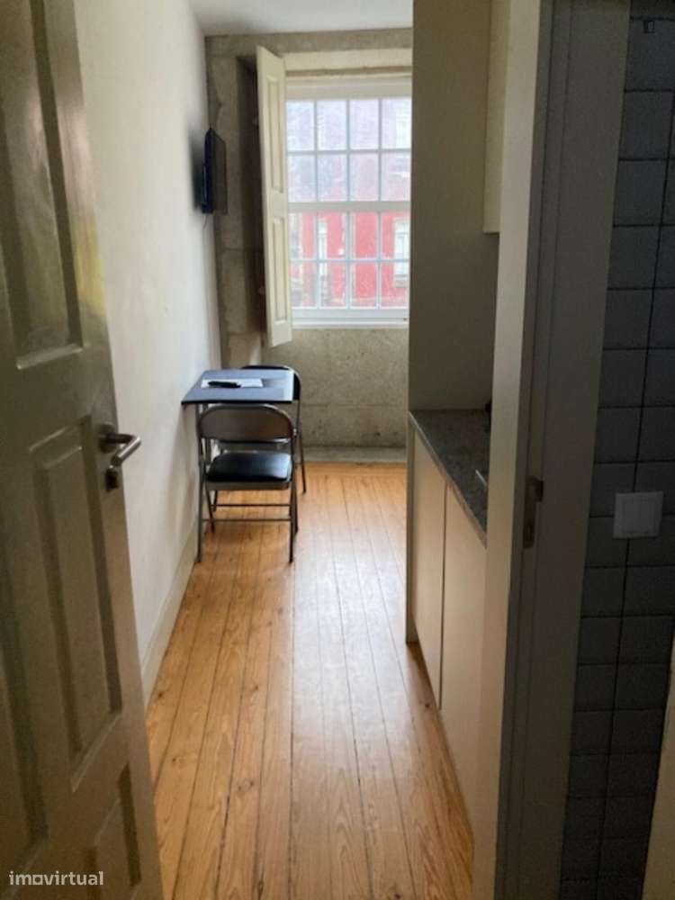 Estúdio - localizado em Santo Ildefonso Porto - Grande imagem: 4/7