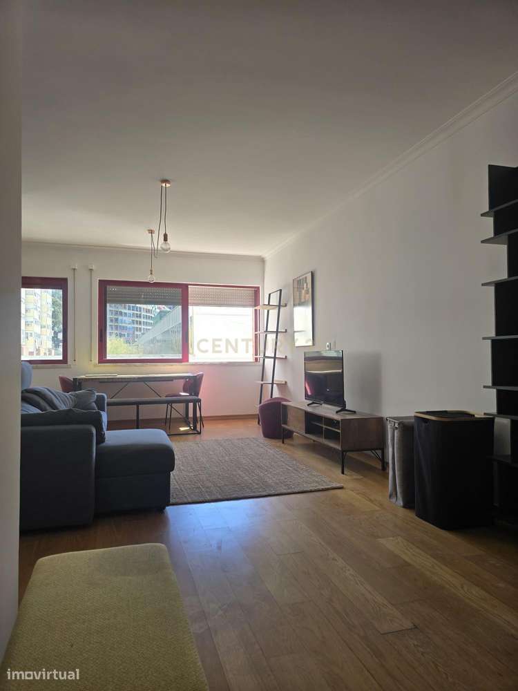 OPORTUNIDADE  - Arrendamento T1 c/parqueamento Benfica - Grande imagem: 4/18