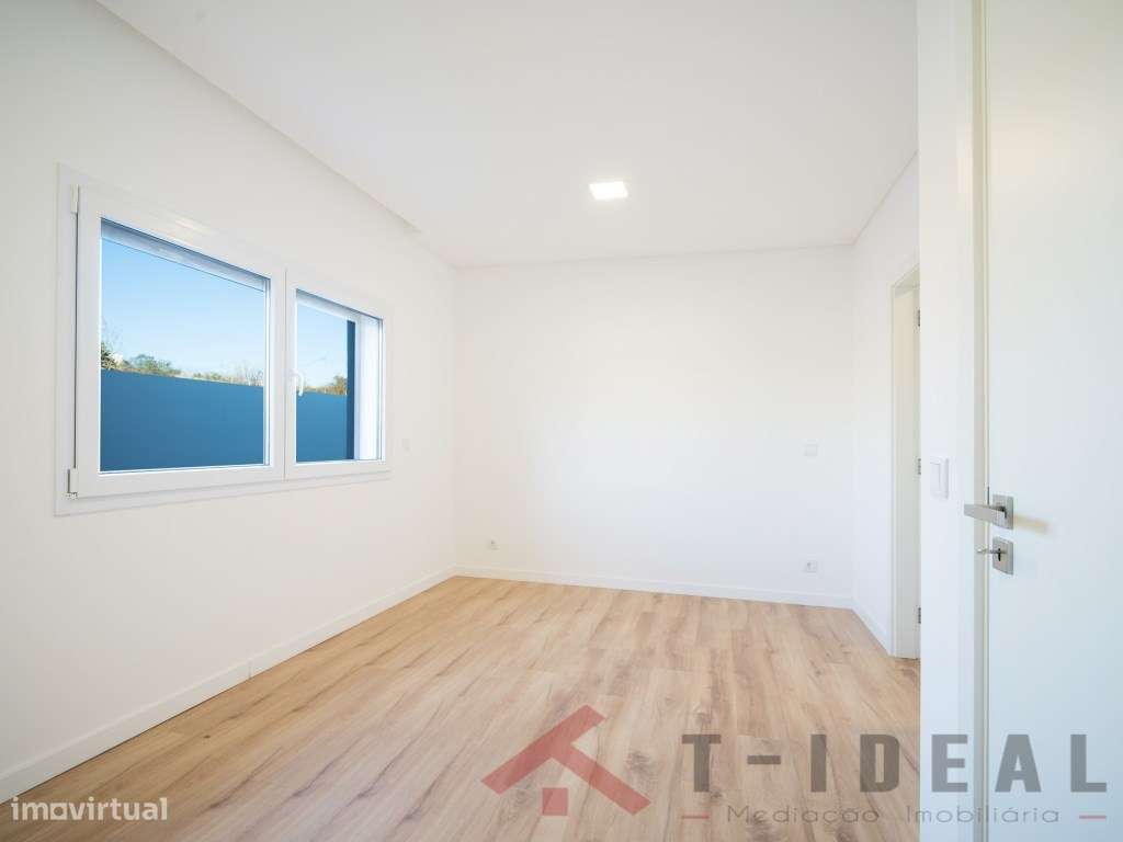 Moradia T4 nova próxima da Lourinhã e das praias-13