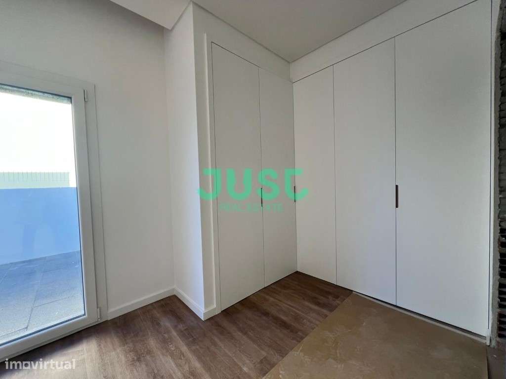 Moradia térrea, T3 + 1 com 2 suítes em Pinhal General - Fernão Ferro.-20