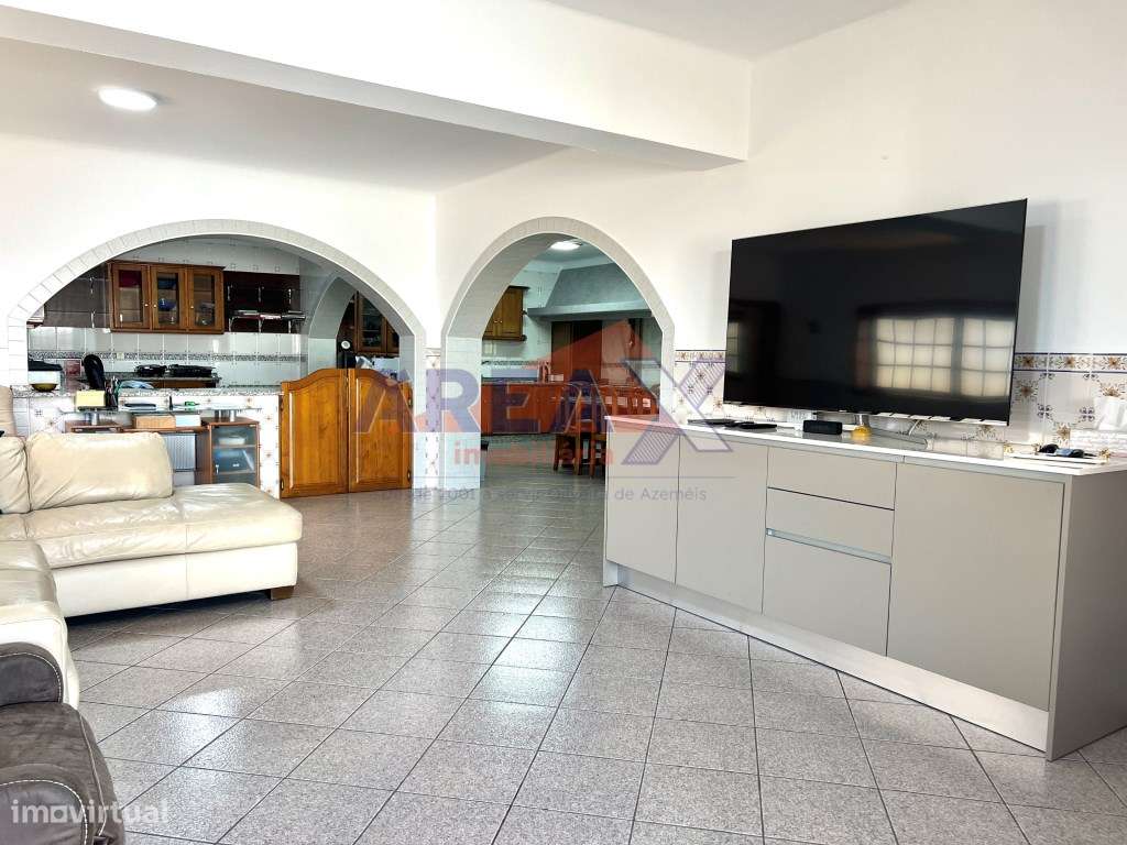 MORADIA BI-FAMILIAR-16