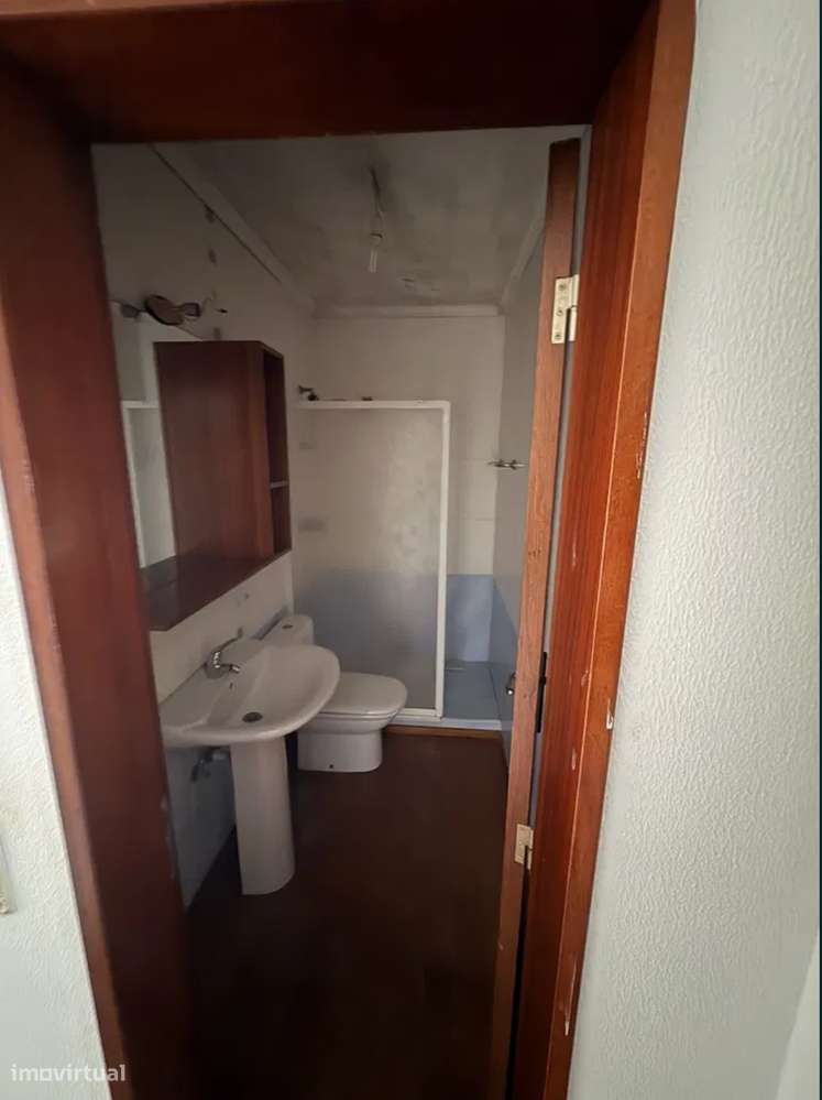 Vende-se Apartamento T3 caldas rainha 235.000 €-9