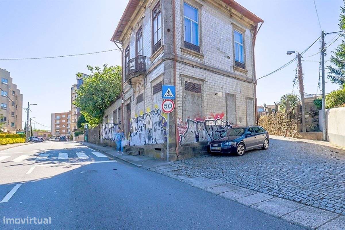 Moradia T6 para venda - Grande imagem: 2/17