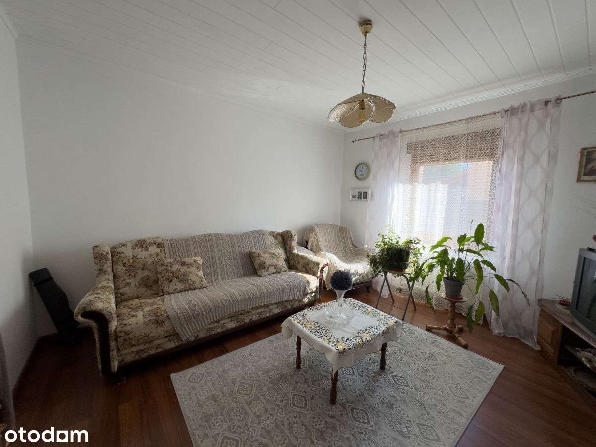 Dom w otoczeniu zieleni Wójcice-16