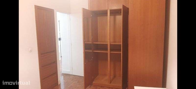 Alugo T2 Almada mobilado - Grande imagem: 4/6