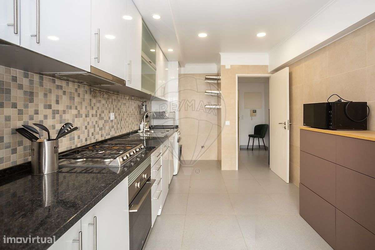 Apartamento T3 à venda em Almada-17