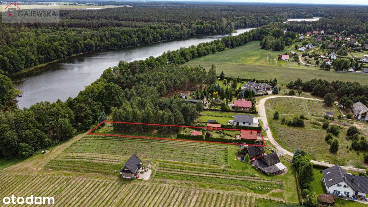 Urokliwa nieruchomość z drewnianym domem!-1