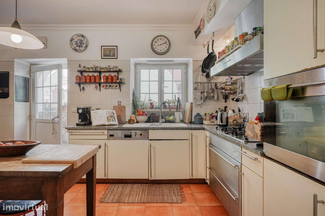 Casa com jardim no coração histórico de Sintra-9