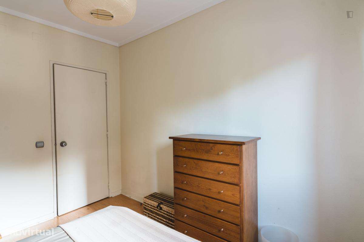 Quarto - localizado em Algés Lisbon - Grande imagem: 4/10