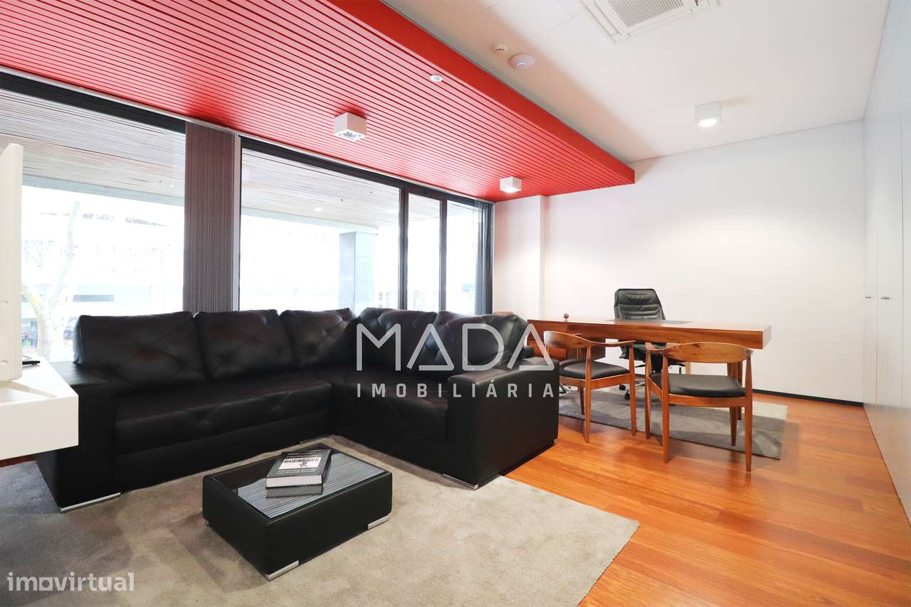 Escritório c/garagem (12 carros) na Av. da República em V.N. de Gaia-33