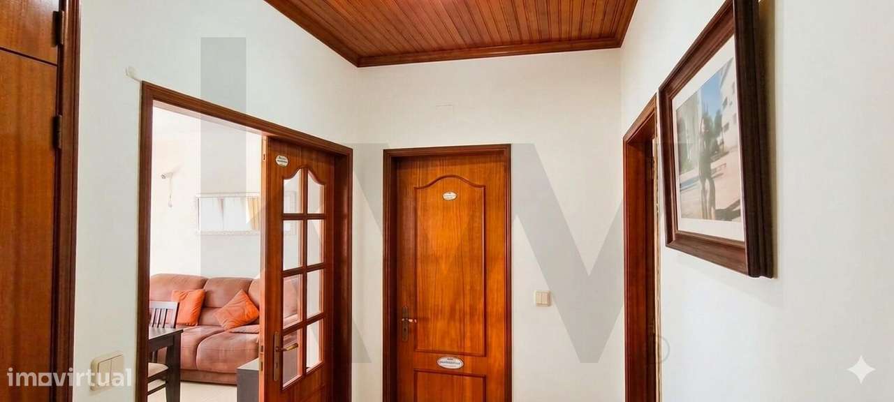 Apartamento T2 na Encosta do Sol – Luminosidade, Arrumação e Potencial-5