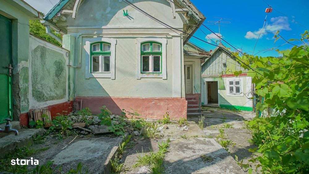 Vand casa saseasca renovabila cu teren de 254 mp in Schei - Imagine principală: 4/17