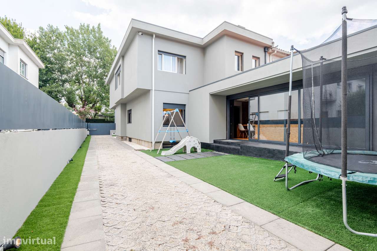Moradia V4 em Braga,c/Suíte,Terraços e Garagem-25