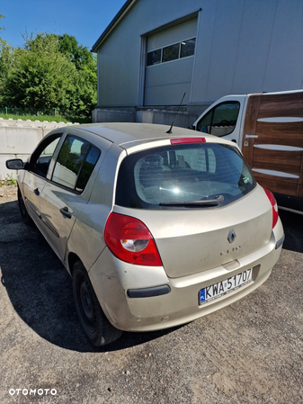 Renault Clio - 2