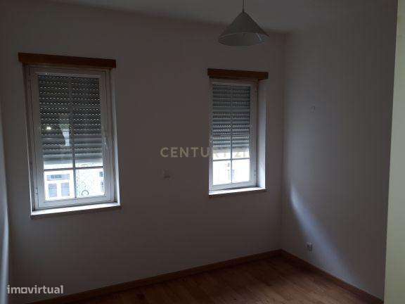 Moradia T2 á Graça Remodelada com Logradouro - Grande imagem: 4/17