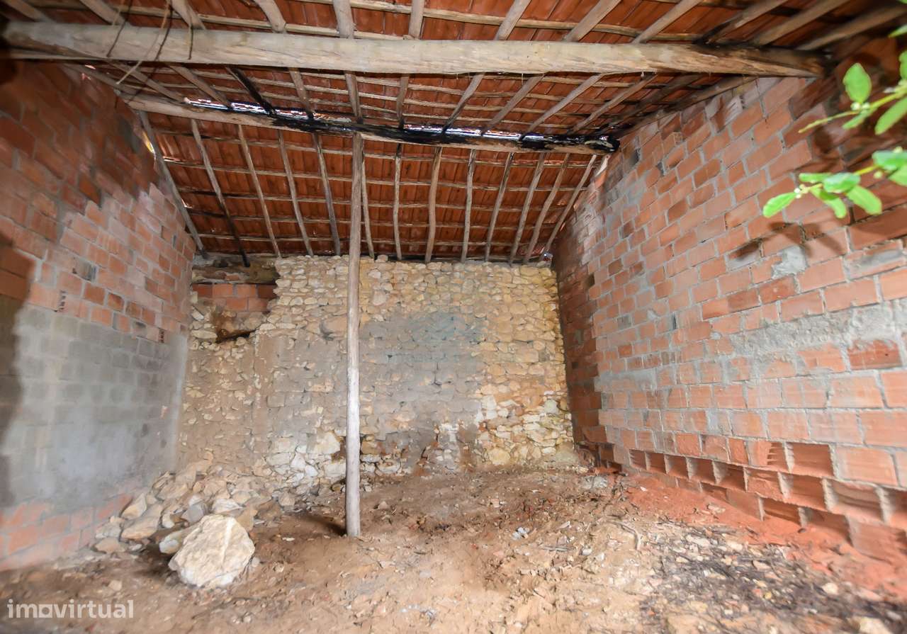 Moradia T3 + 1 Renovada + Garagem + Moradia em ruinas e diversos anexo-19