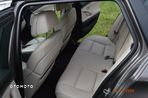 BMW Seria 5 520d Touring - 16