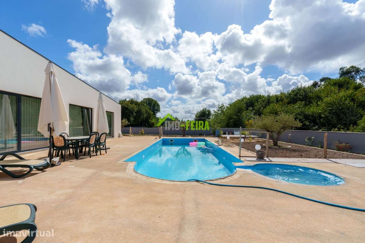 MORADIA LUXO COM PISCINA-44