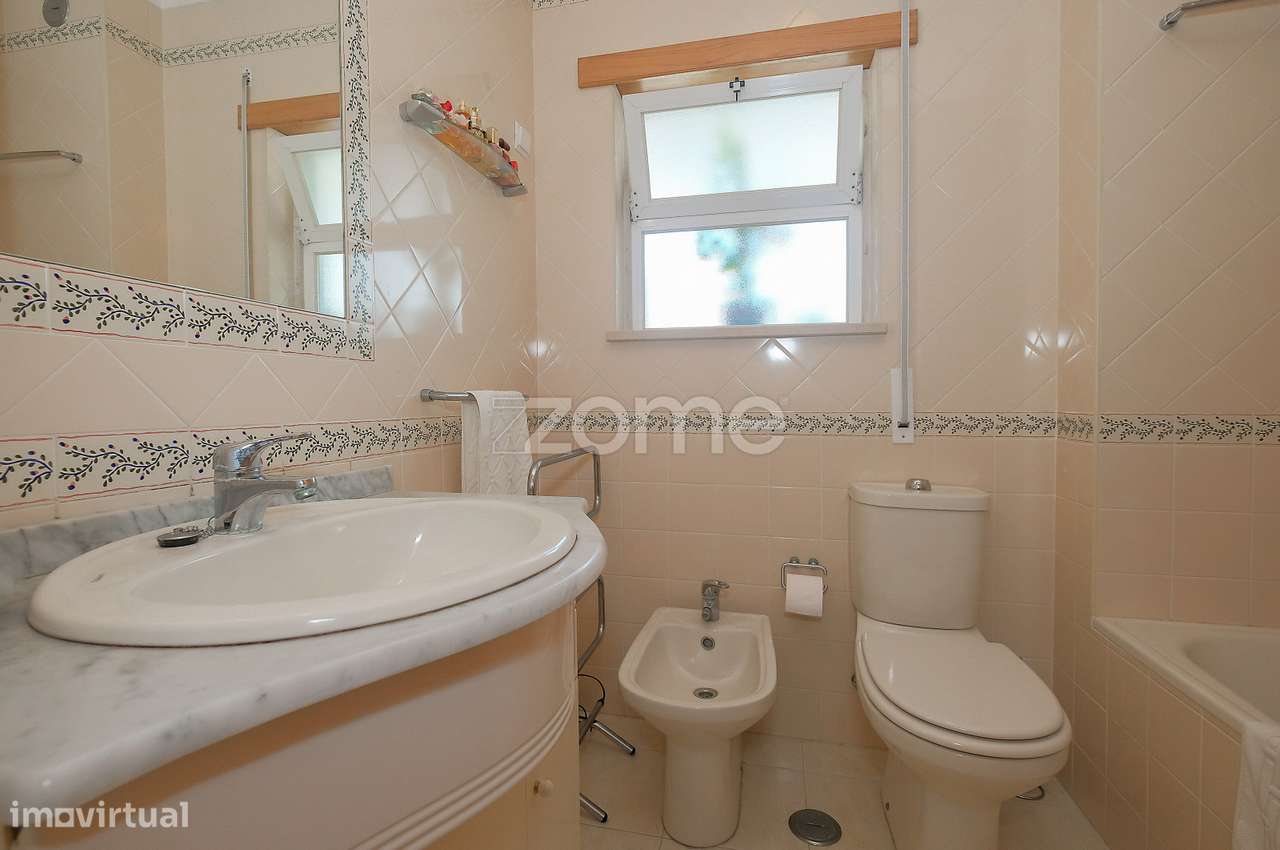 Apartamento T2 com 3 Lugares de Garagem | Alvide, Alcabideche, Cascais-14