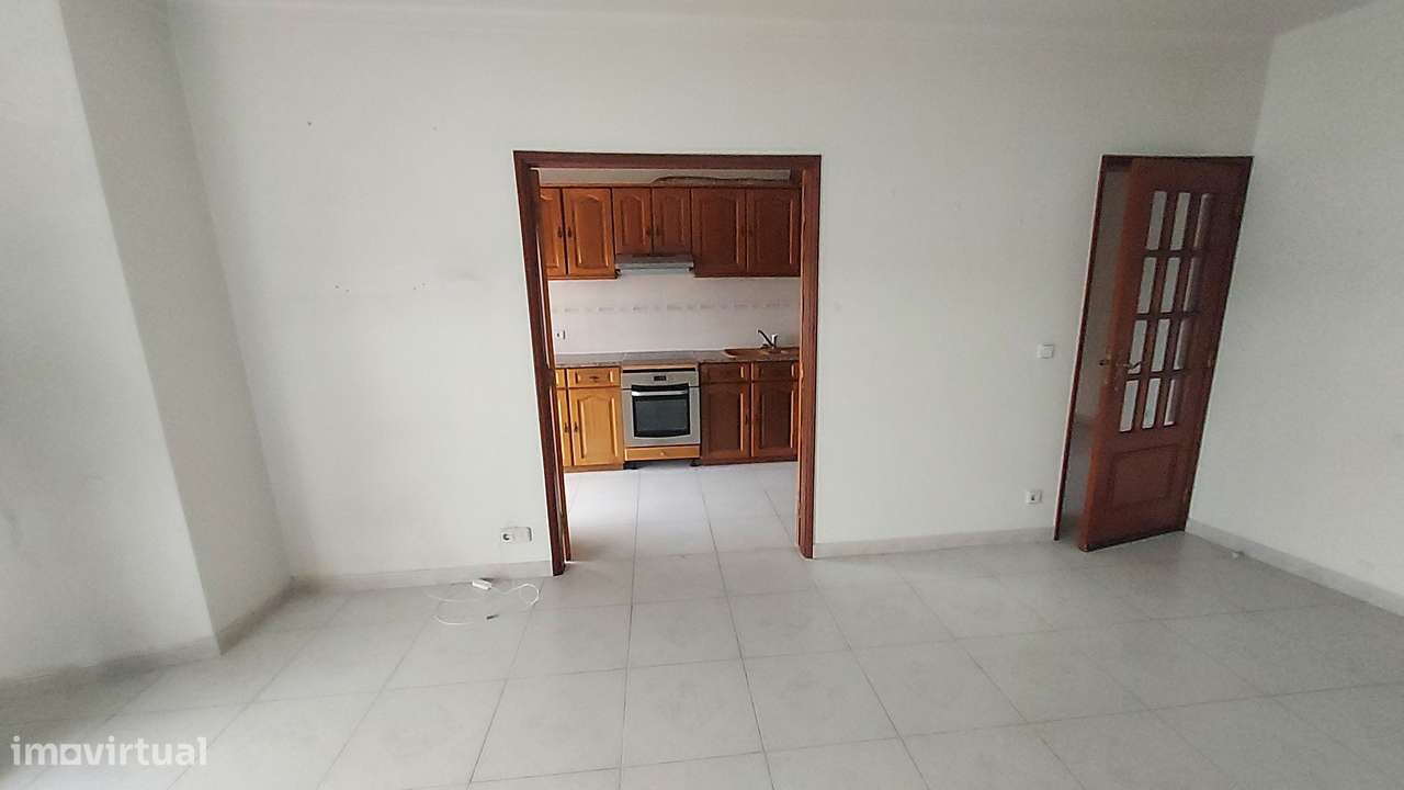 Apartamento T3 c/ garagem - centro de São Mamede - Próximo de Fátima-18