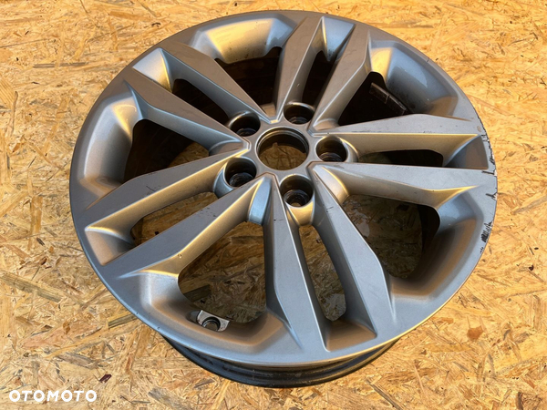 FELGA ALUMINIOWA OE HYUNDAI I30 I40 7x17 ET53 - 6