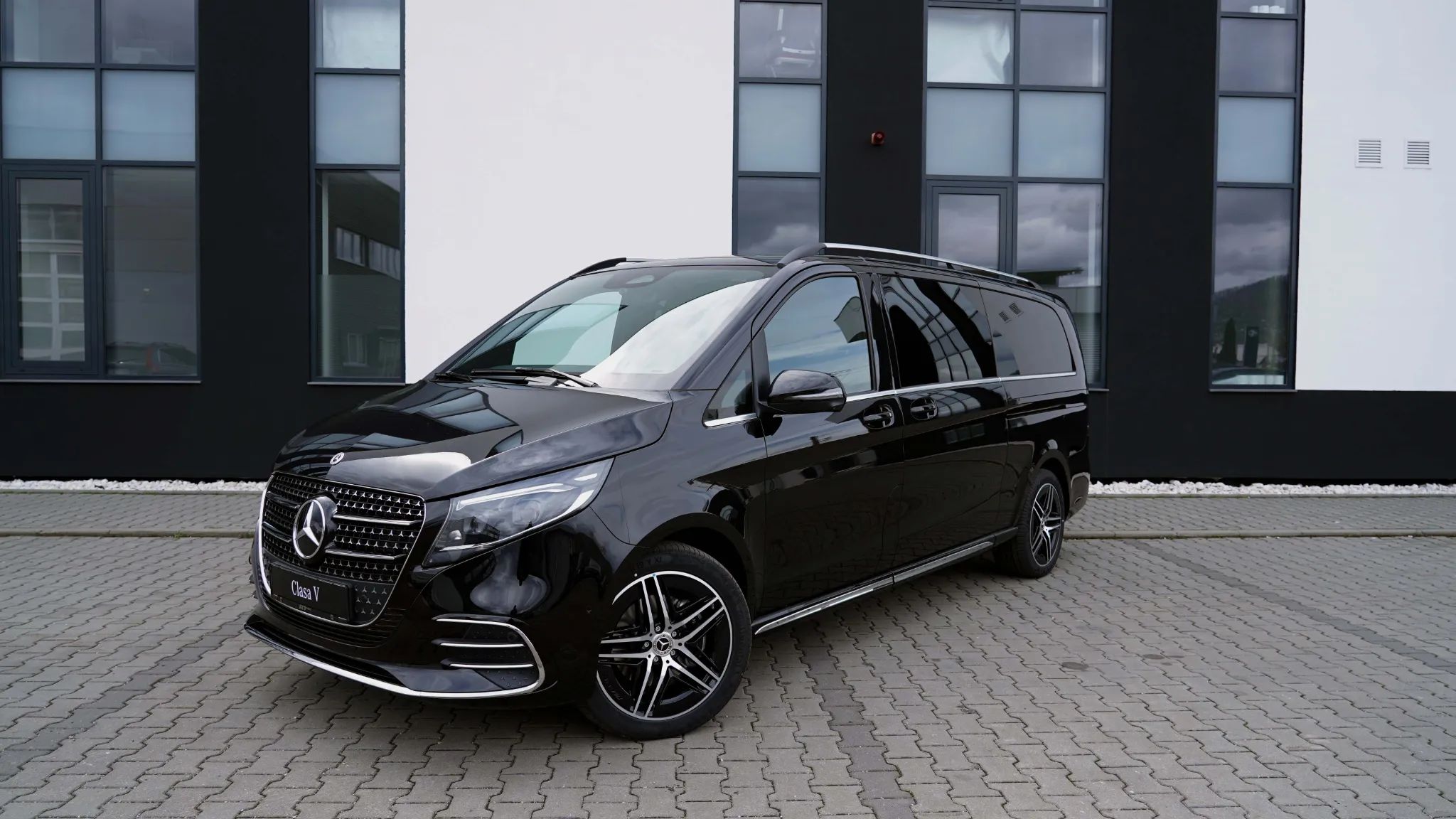 Mercedes-Benz Clasa V 300 d extra-lung AVANTGARDE